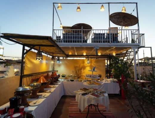 Kui-Zin Restaurant à la Médina de Marrakech – Cuisine Marocaine Rooftop Live Band et Cours de cuisine
