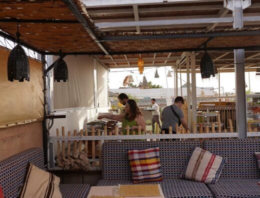 Kui-Zin Restaurant à la Médina de Marrakech – Cuisine Marocaine Rooftop Live Band et Cours de cuisine