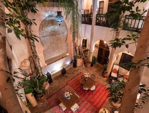 Riad Mur Akush