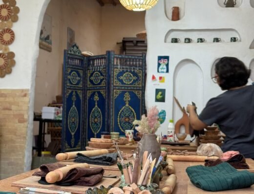 Yoma workshop _ Atelier Poterie , Peinture céramique, Crochet , Broderie tote bag, Peinture sur toile